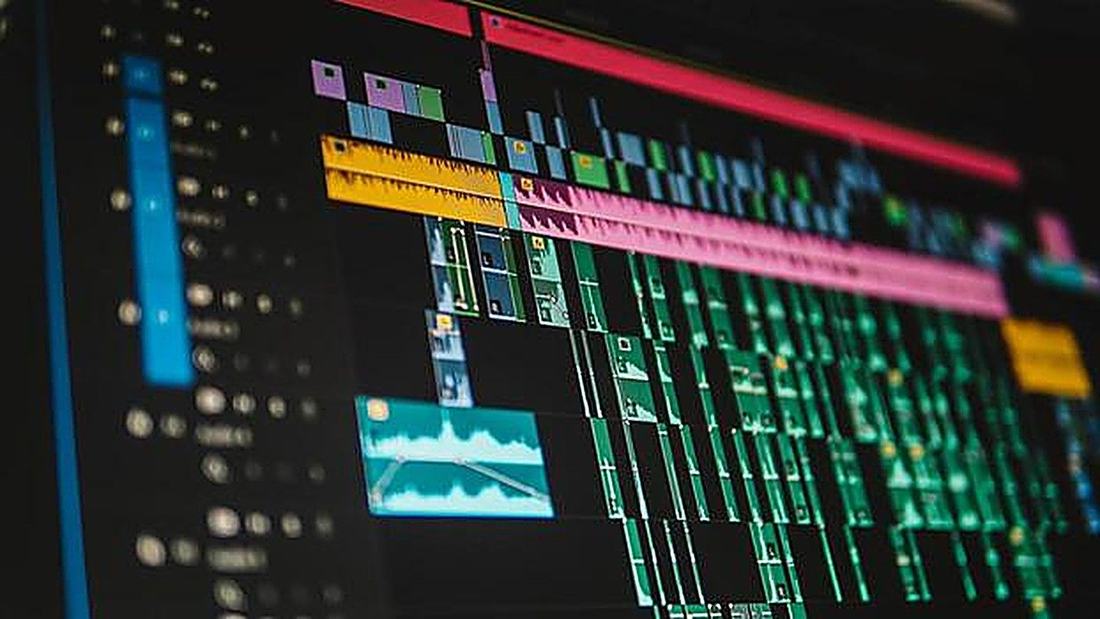 Photo and video editing workstation